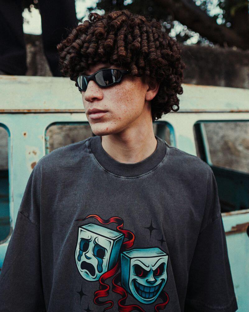 Tee "FACES"- Gray (boxy)